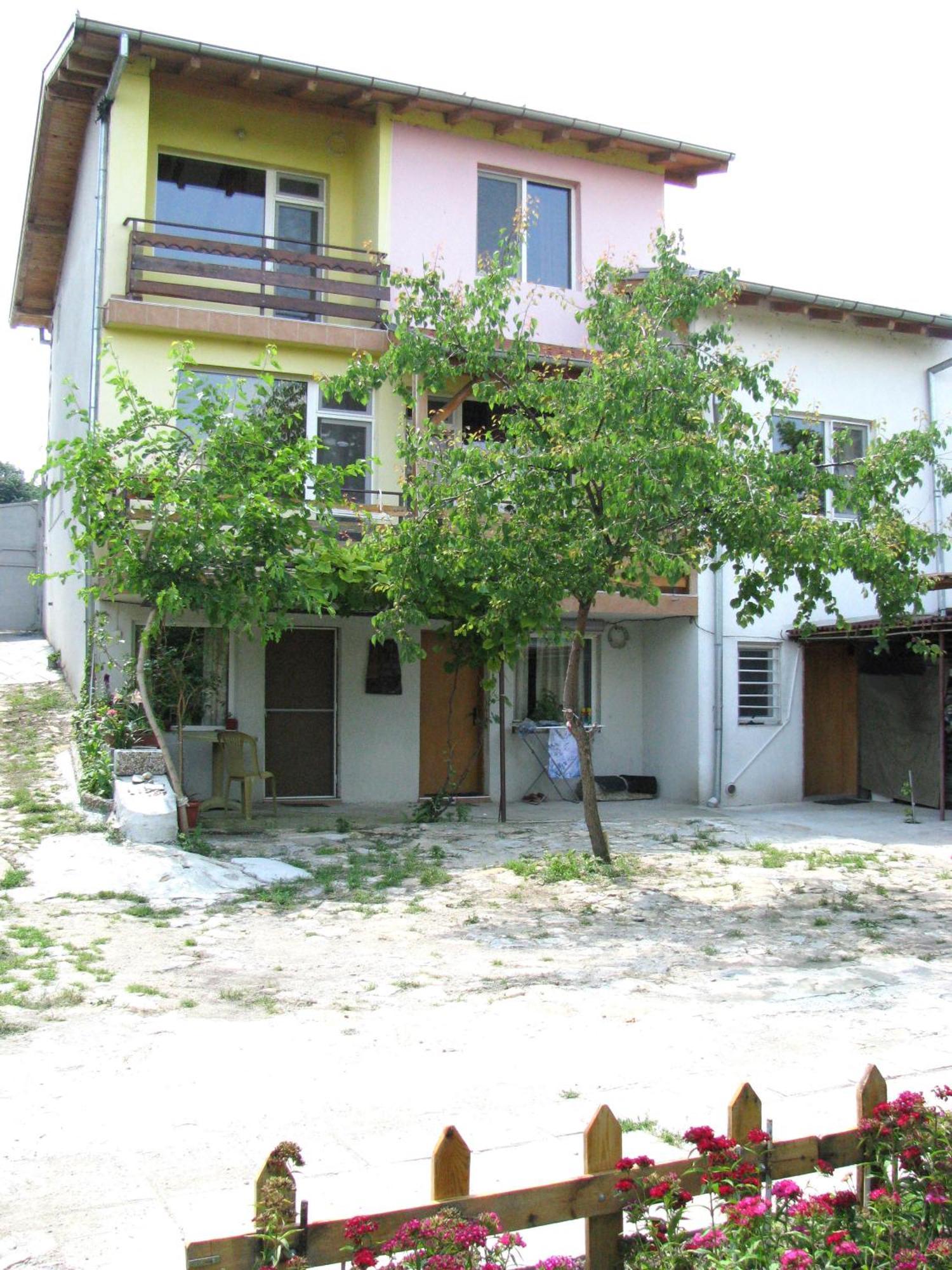 Guest House Familia Samovodene Luaran gambar