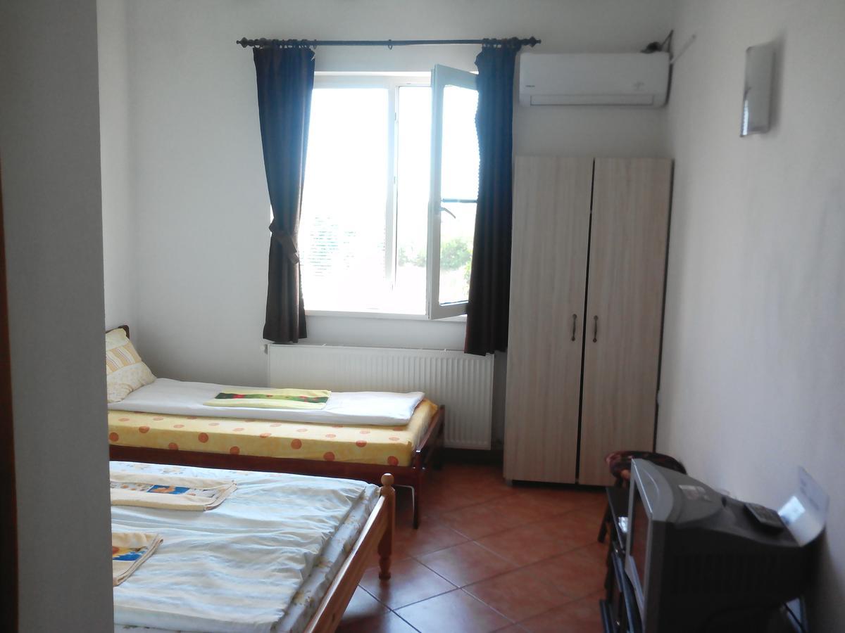 Guest House Familia Samovodene Luaran gambar