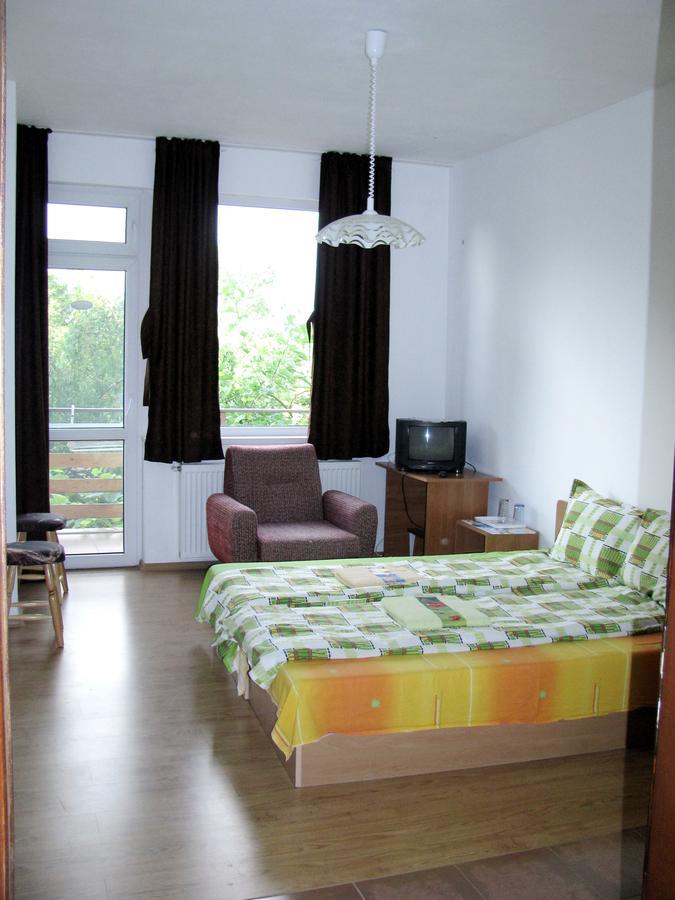 Guest House Familia Samovodene Luaran gambar