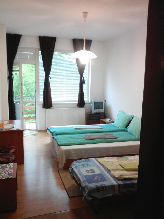 Guest House Familia Samovodene Luaran gambar